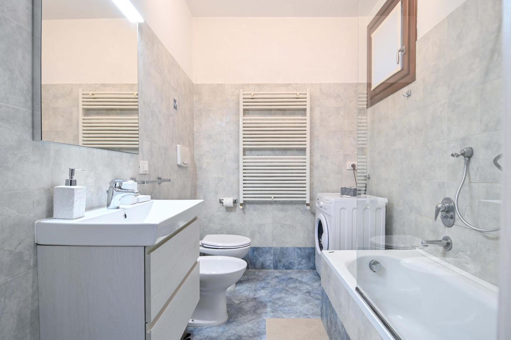Bilocale Chic, 10 Min Aeroporto Milano-Bergamo, Box Auto E Aria Condizionata Apartment เซริอาเต ภายนอก รูปภาพ